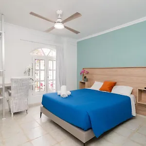 Guest house Neon Tenerife, Arona (Tenerife)